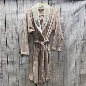 Ulta Beauty NWT Light Lavender Soft Plush Belted  Bathrobe With Pockets